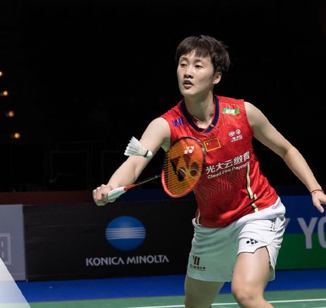 公交车老师屁股迎合我摩擦